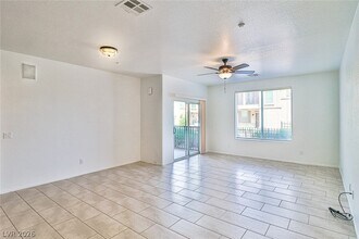 4437 Dover Straight St in Las Vegas, NV - Building Photo - Building Photo