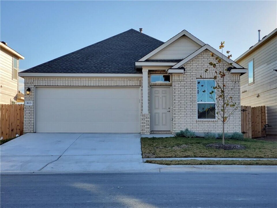 813 Fortrose Ter in Pflugerville, TX - Building Photo