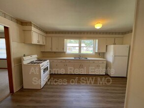 302 W Whiteside St in Springfield, MO - Building Photo - Building Photo