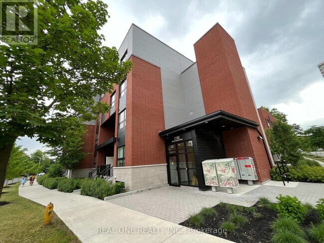2100 Bridletowne Cir in Toronto, ON - Building Photo - Building Photo