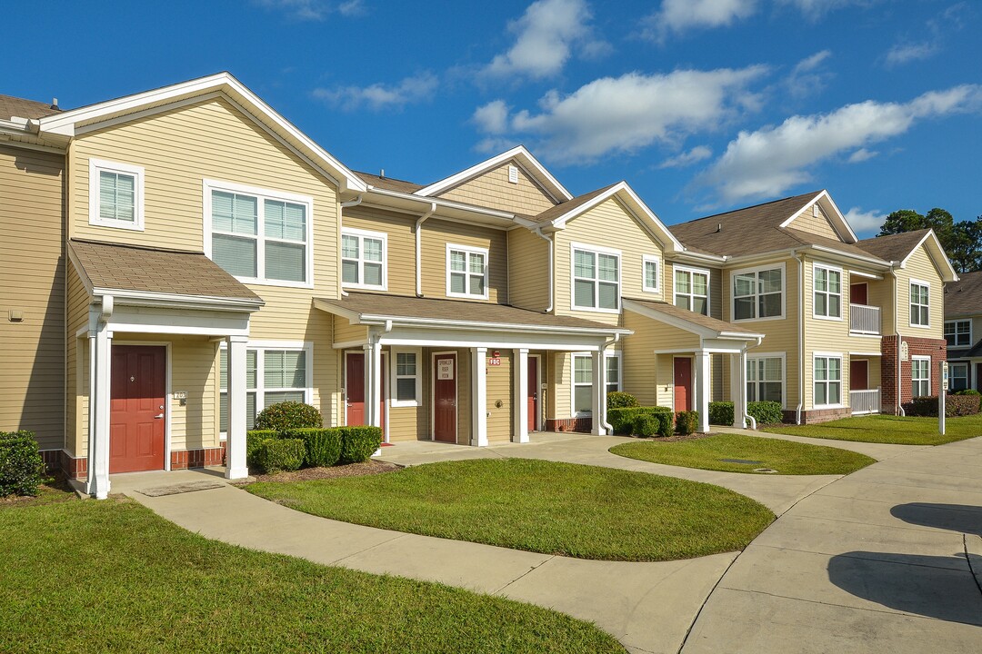 Alderbrook Pointe in Washington, NC - Building Photo