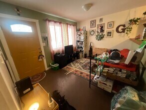 15840 W Hess Ln in Wasilla, AK - Foto de edificio - Building Photo