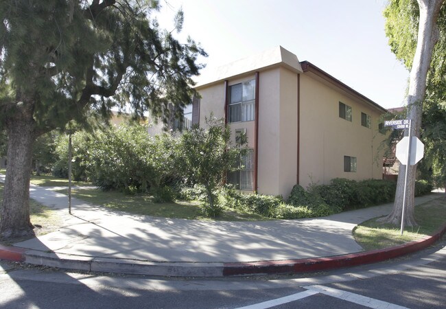 13118-13124 Riverside Dr in Sherman Oaks, CA - Building Photo - Building Photo