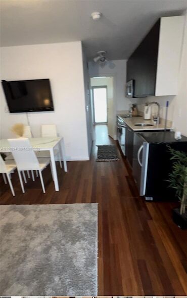 1550 Pennsylvania Ave, Unit 117 in Miami Beach, FL - Foto de edificio - Building Photo