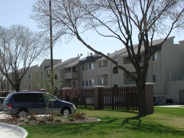 Continental Garden Apartments in Grand Island, NE - Building Photo