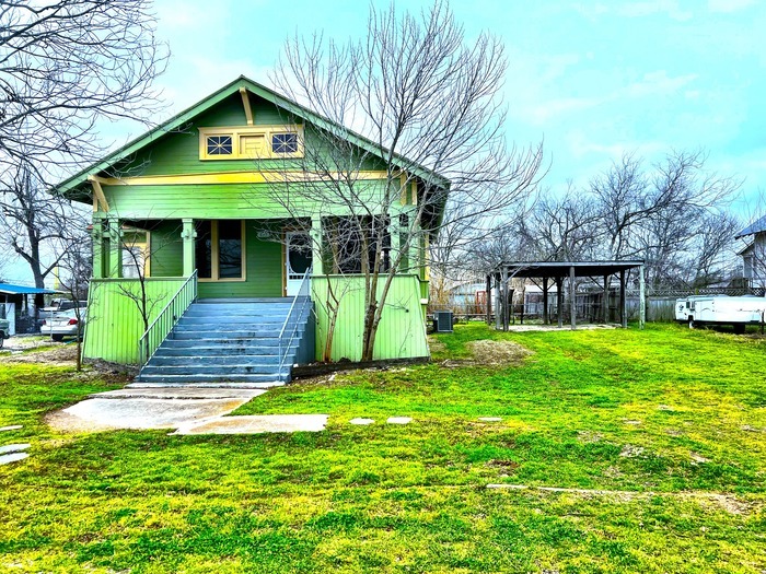 433 Davilla St in Bartlett, TX - Building Photo