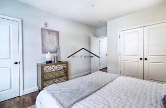 51 Havre St, Unit 1 in Boston, MA - Foto de edificio - Building Photo