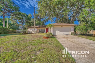 2641 Gleneagles Dr in Clearwater, FL - Building Photo