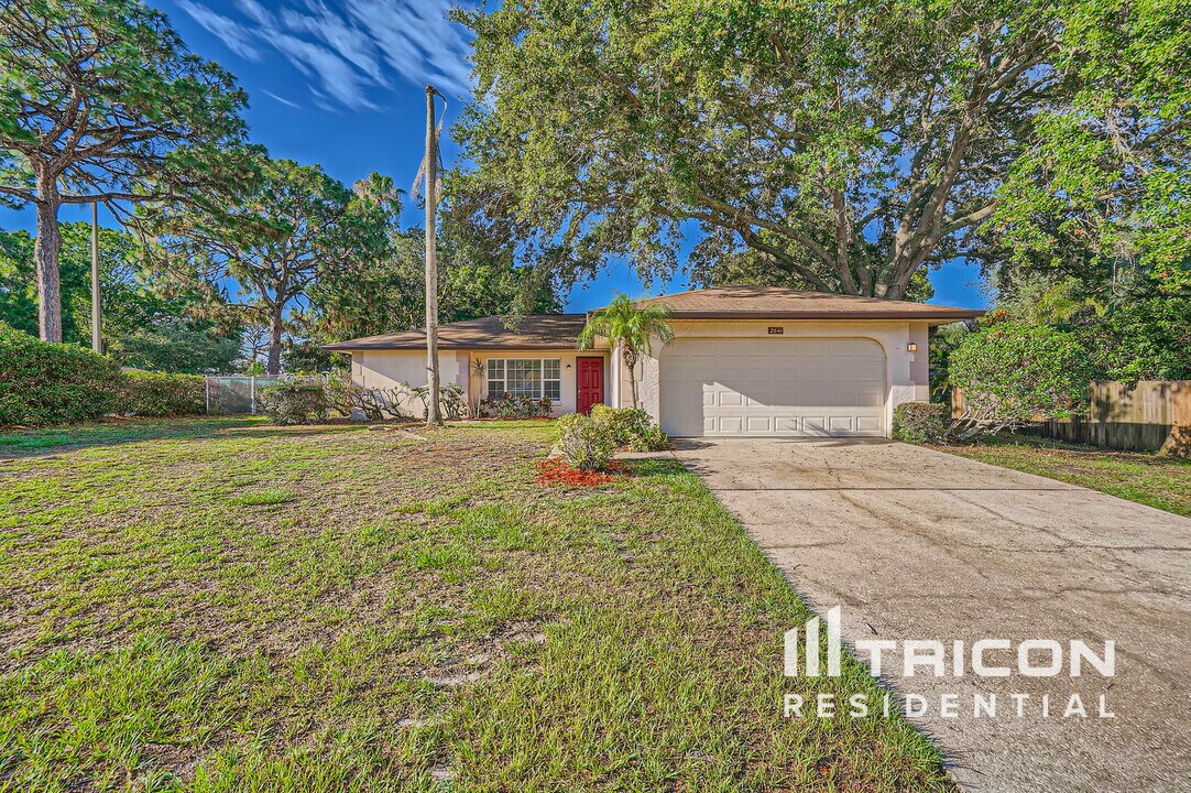 2641 Gleneagles Dr in Clearwater, FL - Building Photo