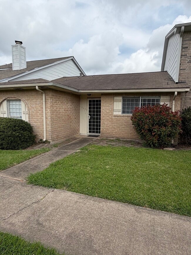 6423 S Briar Bayou Dr