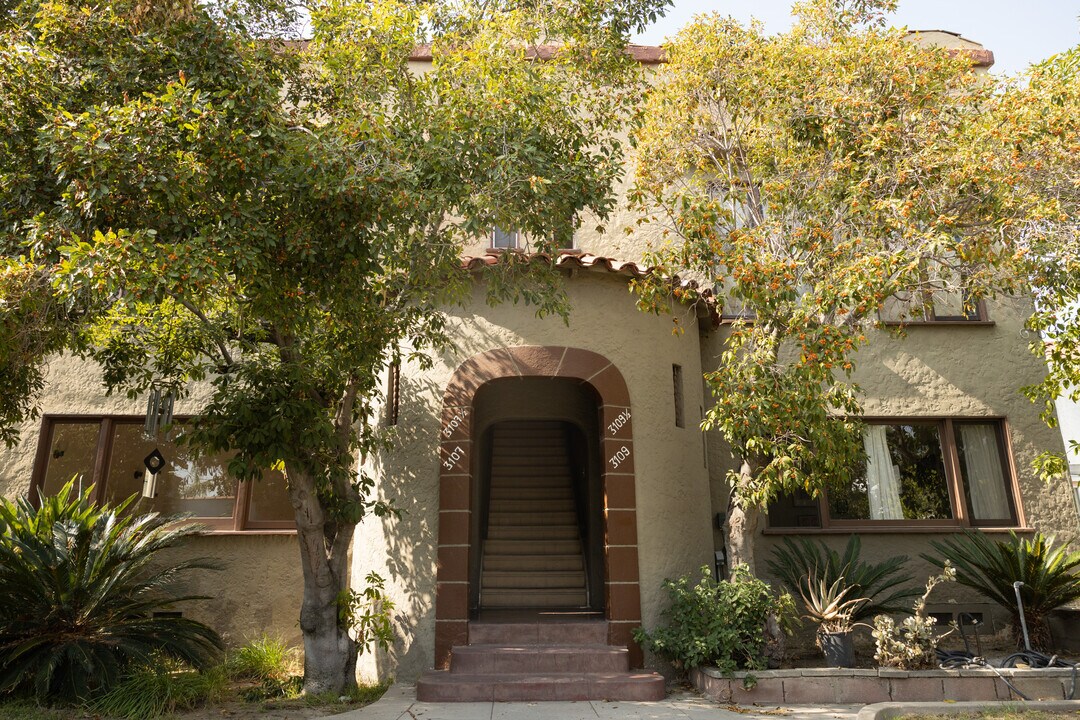 3107 Silver Lake Blvd in Los Angeles, CA - Building Photo