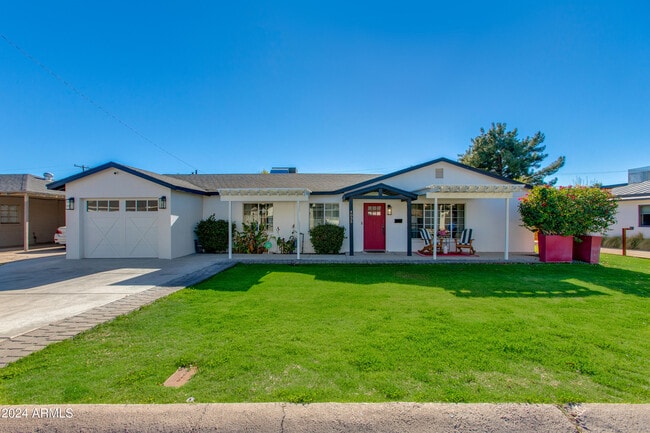 property at 4035 E Indianola Ave