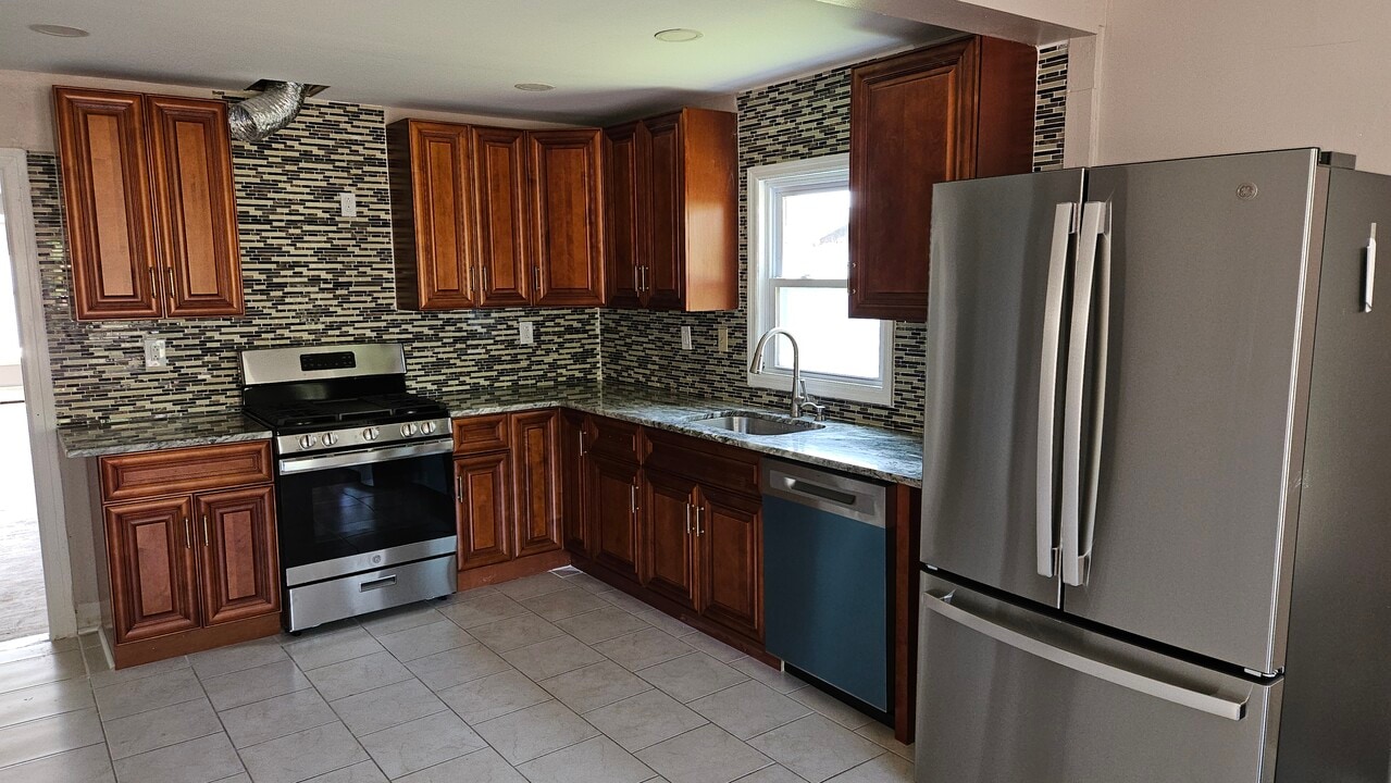 2910 E Walnut St in Colmar, PA - Building Photo
