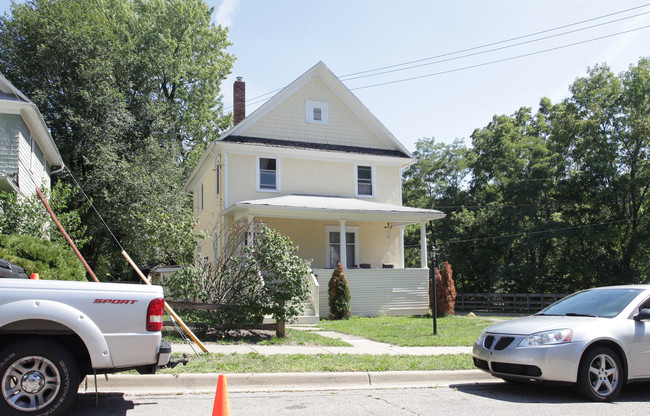 89 Byron St in Battle Creek, MI - Foto de edificio - Building Photo