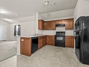 5018 W Claxton Cir in Fayetteville, AR - Building Photo - Building Photo