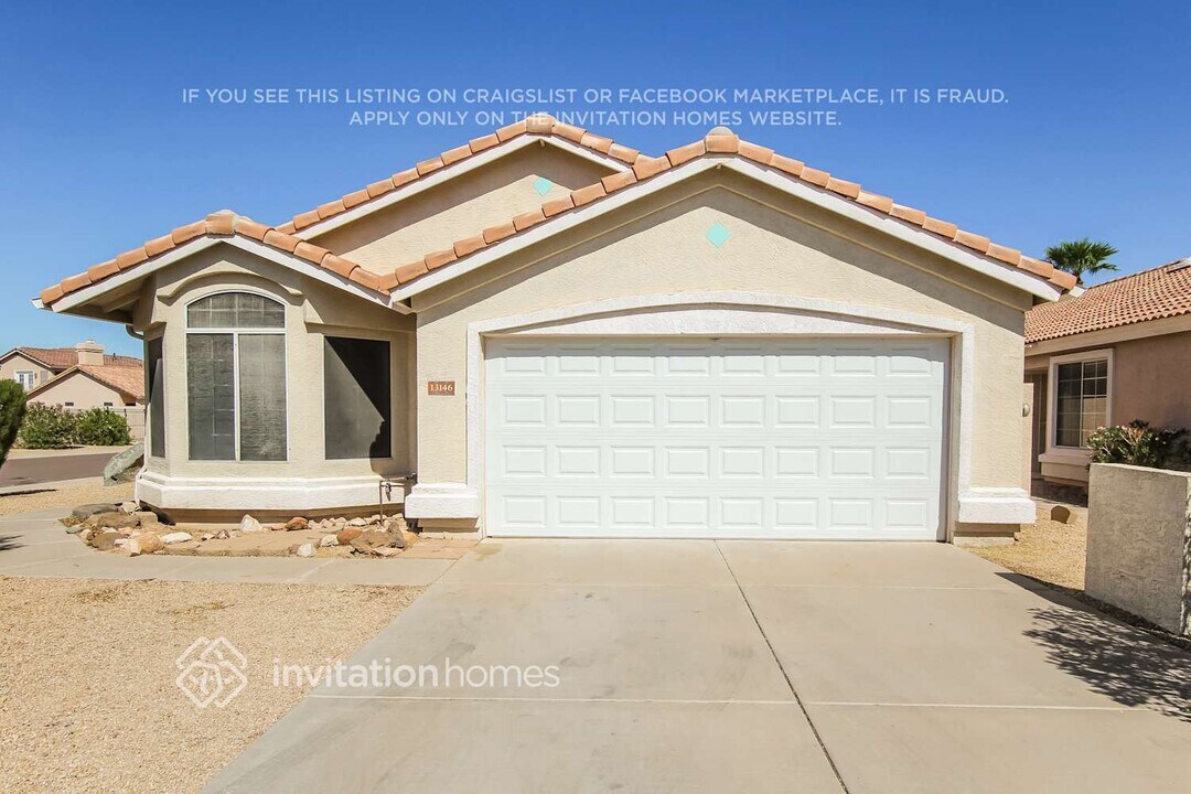 13146 W Alvarado Cir in Goodyear, AZ - Foto de edificio