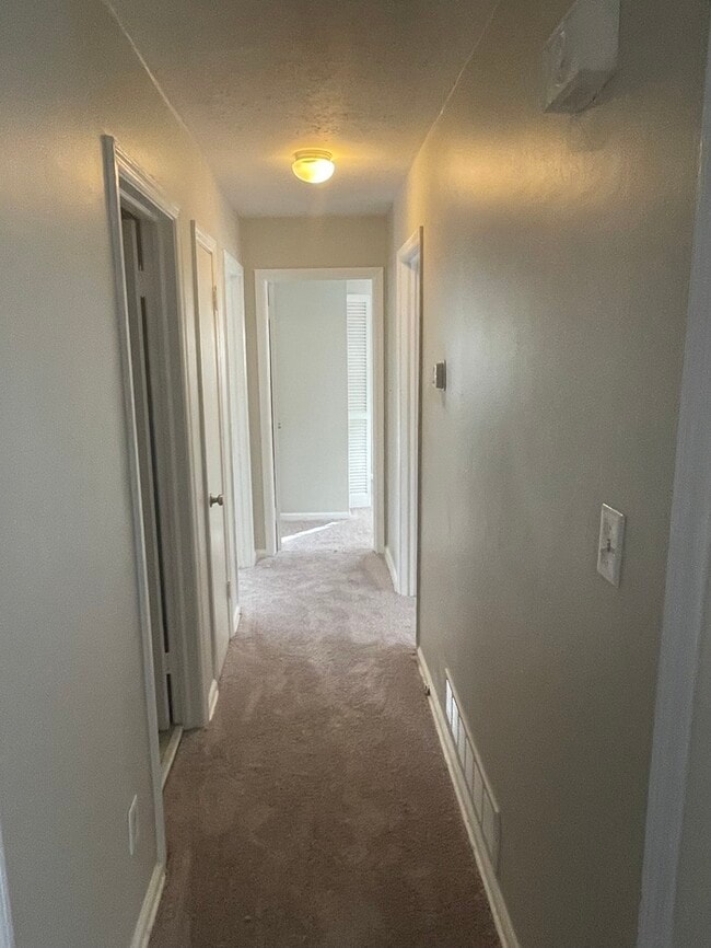 2902 Knollview Dr in Decatur, GA - Building Photo - Building Photo