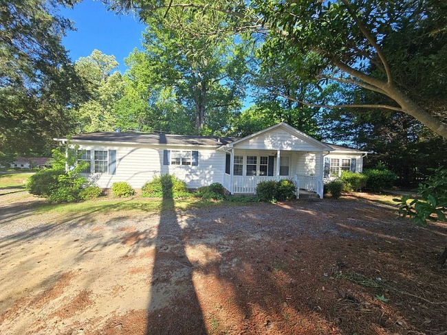 property at 140 Elsie Lamm Rd
