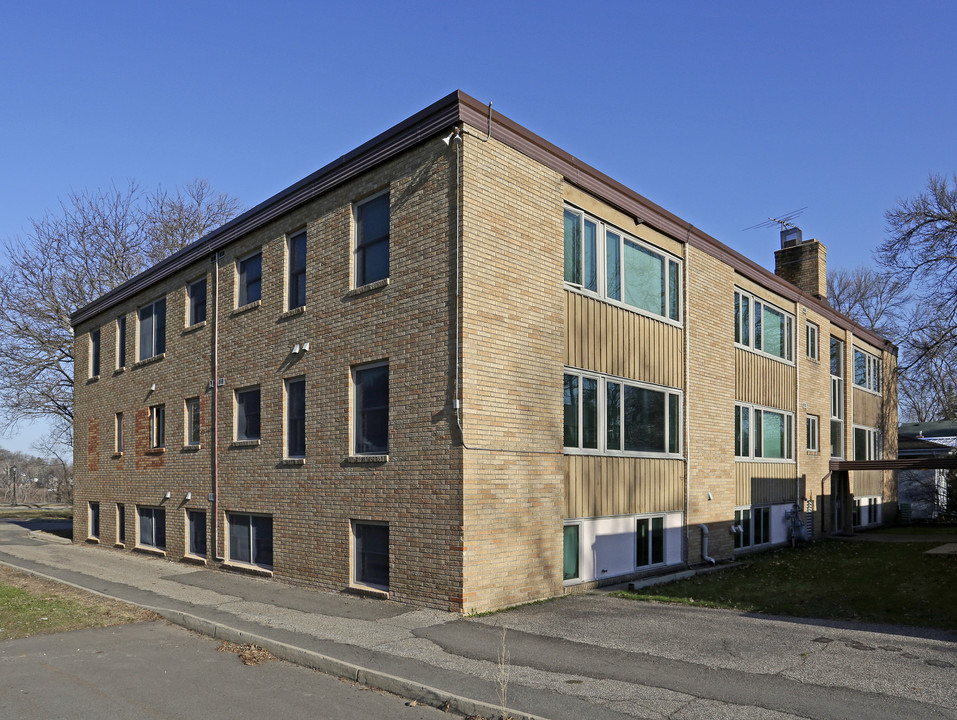 706 Mississippi River Blvd S in St. Paul, MN - Foto de edificio