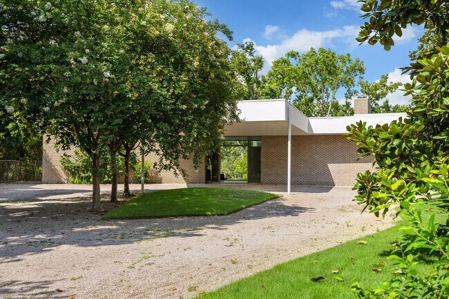 9 Pinehill Ln in Houston, TX - Building Photo - Building Photo