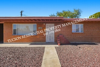 2402 S Calle Yucatan in Tucson, AZ - Building Photo - Building Photo