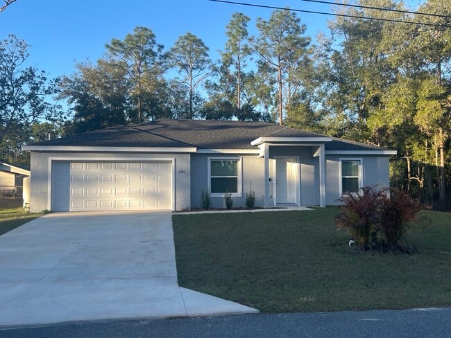 5251 E Backner Ln in Inverness, FL - Foto de edificio - Building Photo