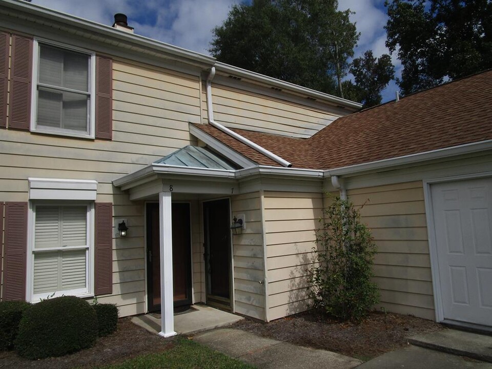 1038 N Guignard Dr in Sumter, SC - Foto de edificio