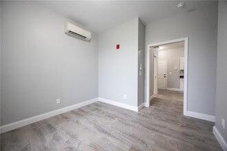 6899 Post Rd in North Kingstown, RI - Foto de edificio - Building Photo