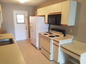 242 Winter Ridge Blvd in Winter Haven, FL - Building Photo - Building Photo