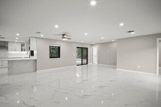 192 Palm View Dr in Naples, FL - Building Photo - Building Photo