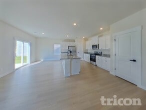 1212 Crested Iris St in Moore, SC - Foto de edificio - Building Photo