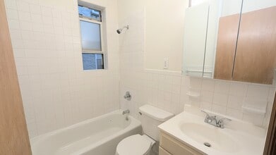3495 John F Kennedy Blvd in Jersey City, NJ - Building Photo - Building Photo