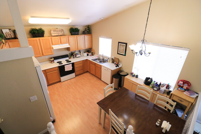 14343 S Bridgefield Dr in Draper, UT - Foto de edificio - Building Photo