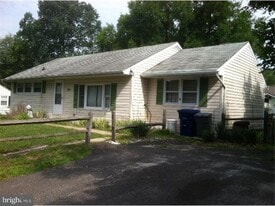 384 Wildrose St in Pemberton Township, NJ - Building Photo