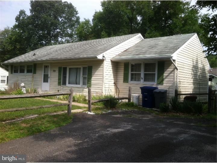 384 Wildrose St in Pemberton Township, NJ - Building Photo