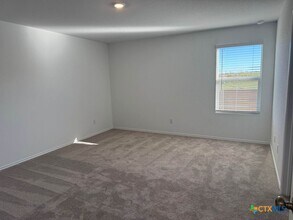 113 Marty Allen Lp in Jarrell, TX - Building Photo - Building Photo