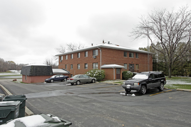 Grandview Apartments in Pleasant Prairie, WI - Building Photo - Building Photo