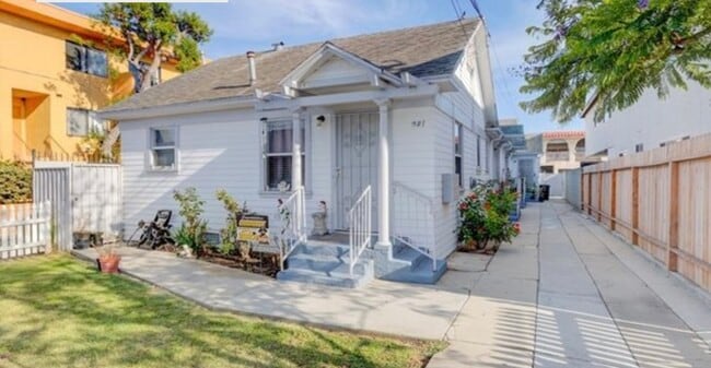 521 W 16th St, Unit 3 in San Pedro, CA - Foto de edificio - Building Photo