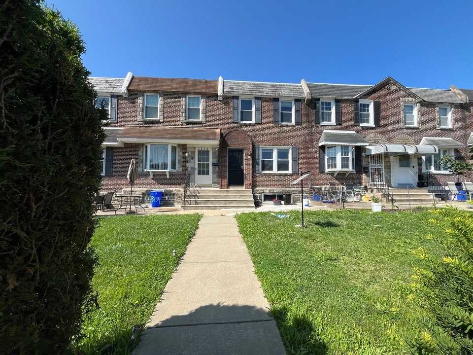 3232 Friendship St in Philadelphia, PA - Building Photo