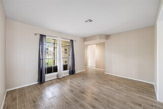 70 Annette Ln in Houston, TX - Building Photo - Building Photo