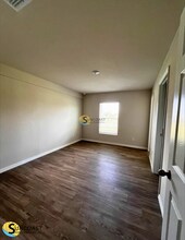 6068 Laurelwood Dr in Ft. Myers, FL - Foto de edificio - Building Photo