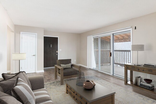 959 W 42nd Street