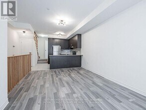 1150 Stroud Ln in Mississauga, ON - Building Photo - Building Photo