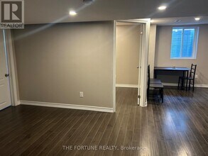 90 Canary Cl in Brampton, ON - Building Photo - Building Photo