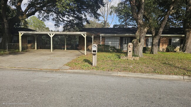 1963 Gary Cir in Pensacola, FL - Building Photo - Building Photo