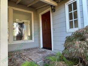 108 Club Dr in San Carlos, CA - Building Photo - Building Photo