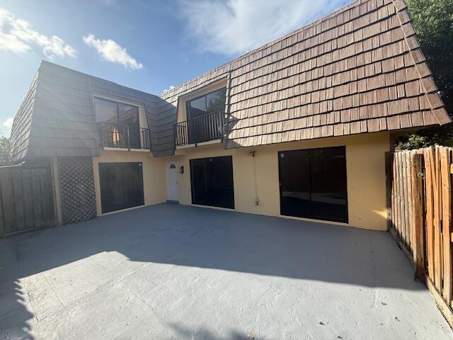 724 Springdale Cir in Palm Springs, FL - Building Photo - Building Photo