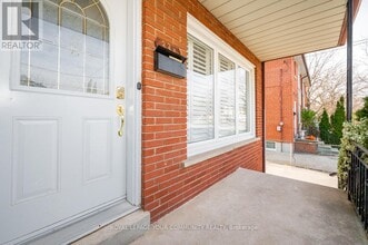 33A Alcan Ave in Toronto, ON - Building Photo - Building Photo