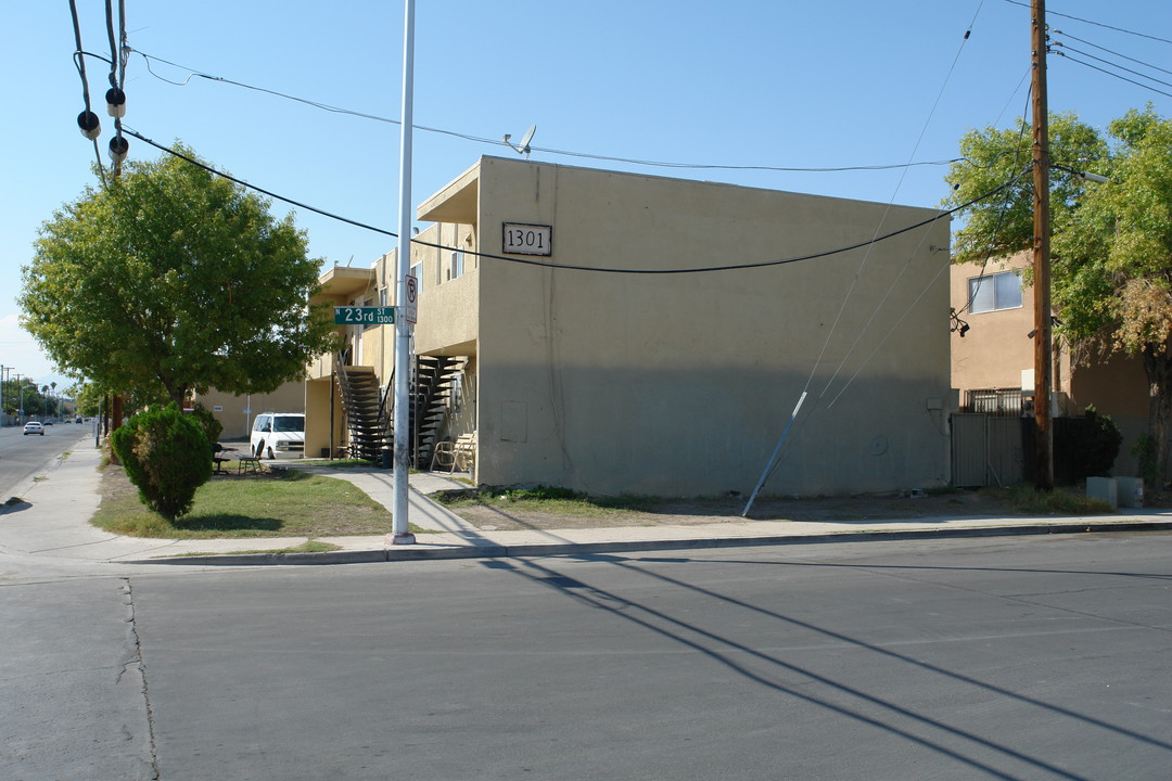 1301 N 23rd St in Las Vegas, NV - Building Photo