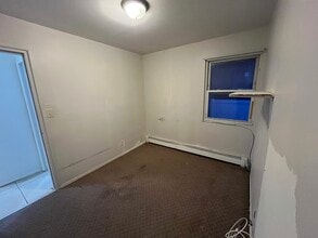 8036 242nd St, Unit 1st Floor in Bellerose, NY - Building Photo - Building Photo